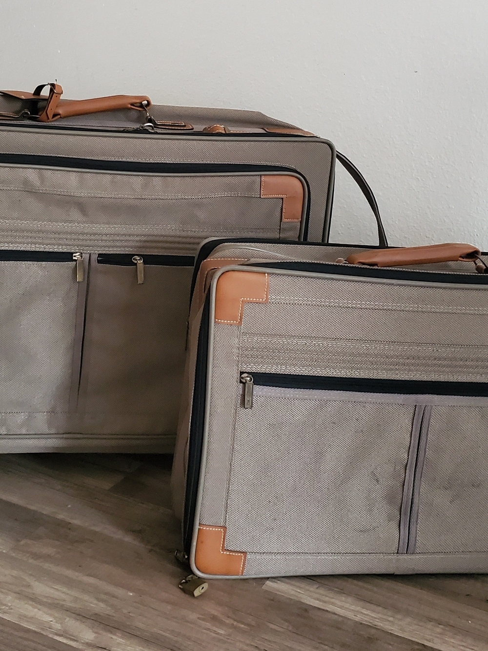Members Only Taupe Travel Bag with Tan Accents 2-pece, Vintage 1980s
